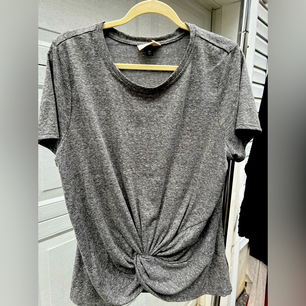 Woman’s short sleeve gathered shirt